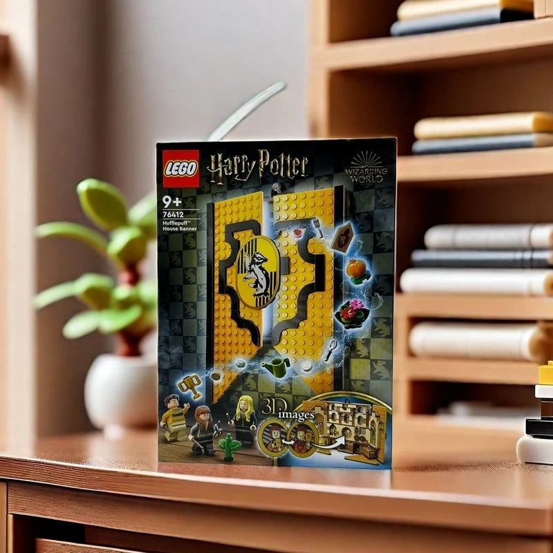 76412 LEGO Harry Potter Hufflepuff House Banner Hogwarts Castle Common Room, Building Set with 3 Minifigures and Mandrake