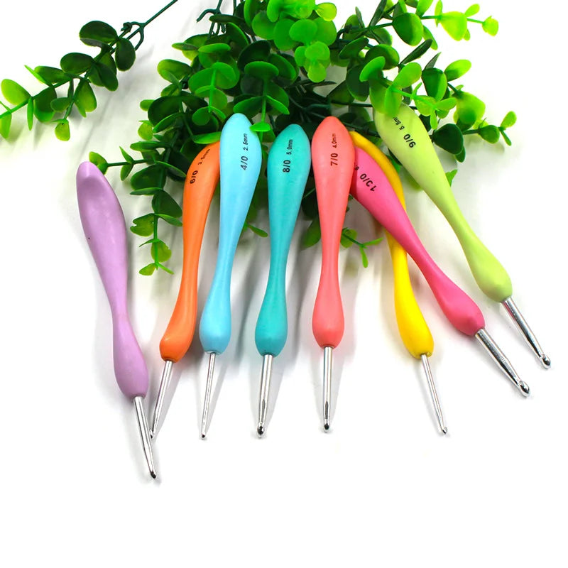 8pcs Crochet Hook 2.5-6.0mm Aluminum Crochet Needles With Colorful Rubber Grip Cushioned Handles Knitting Needles